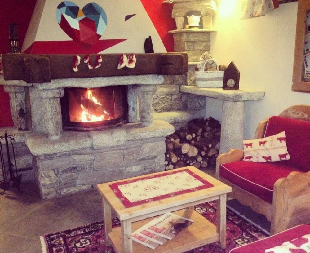 Silou Retreat Hotell Champdepraz Exteriör bild