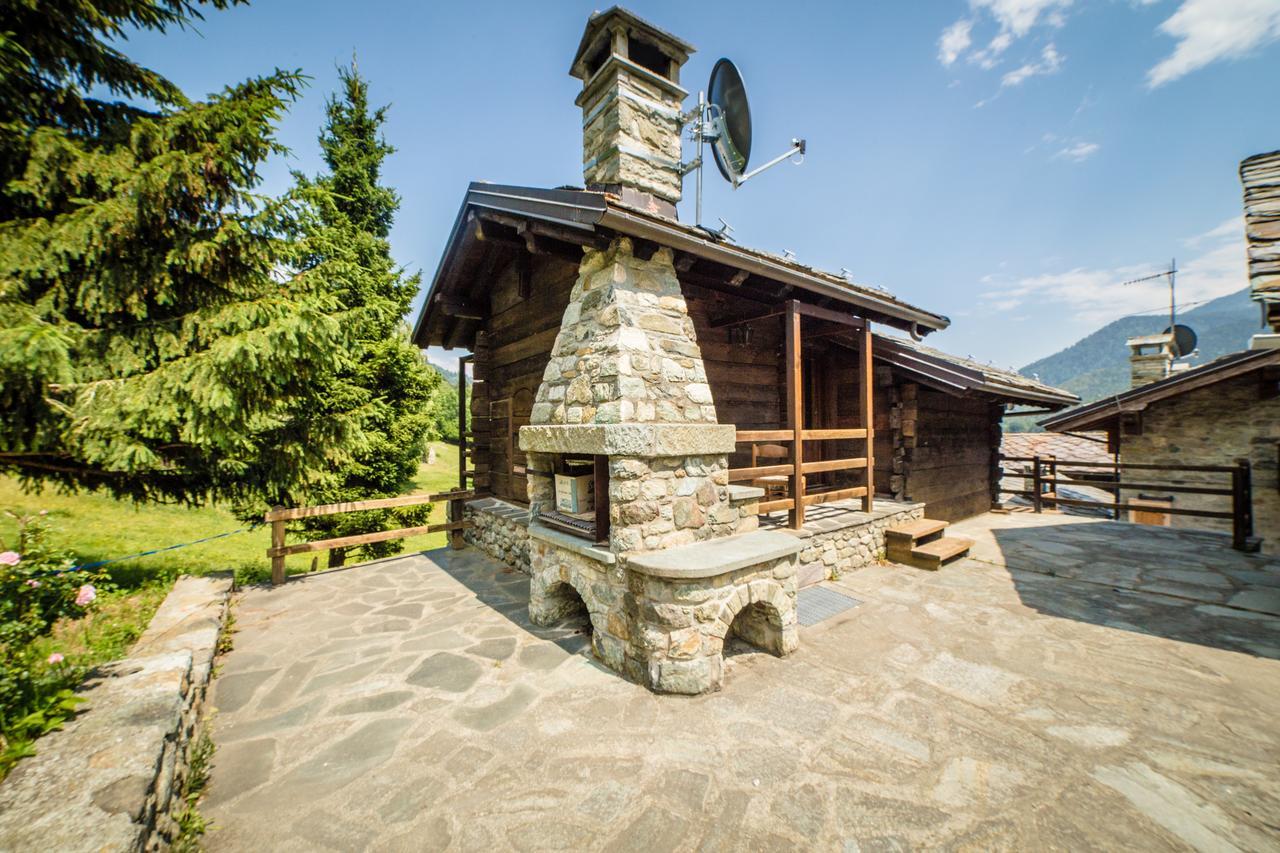 Silou Retreat Hotell Champdepraz Exteriör bild